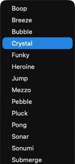 Macのシステム設定、サウンド画面の通知音プルダウンにBoop・Breeze・Bubble・Crystal・Funky・Heroine・Jump・Mezzo・Pebble・Pluck・Pong・Sonar・Sonumi・Submergeの一覧が表示されている